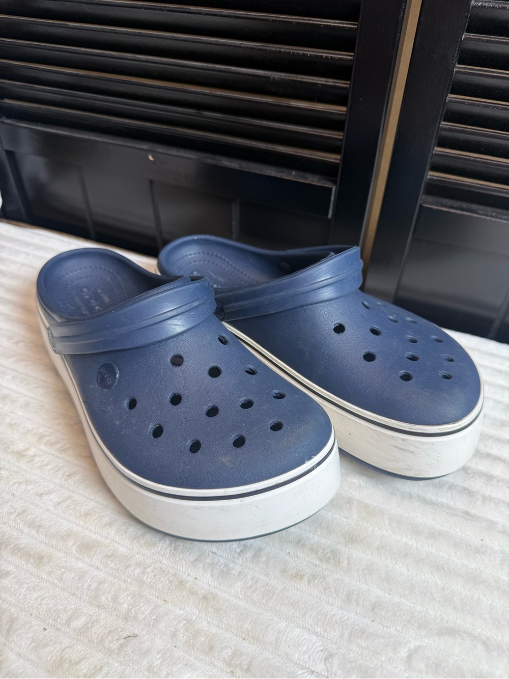 CROCS Black Treaded Sole Clog